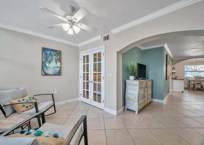 Apartment 1st Floor Beauty Right By The