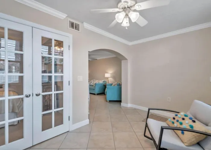 1st Floor Beauty Right By The * Clearwater Beach