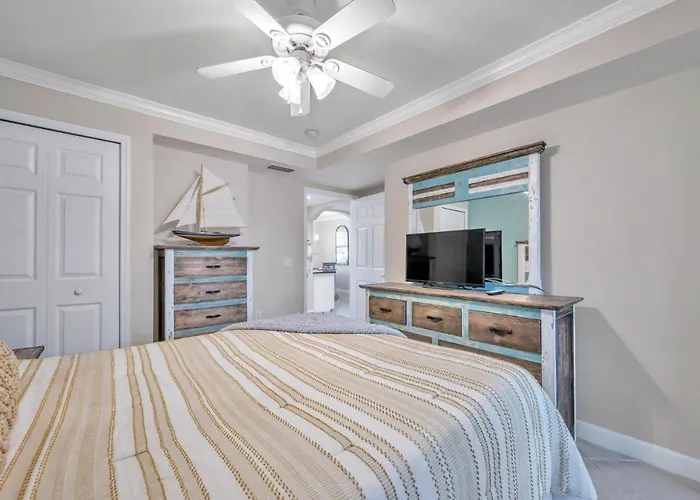 Apartment 1st Floor Beauty Right By The
