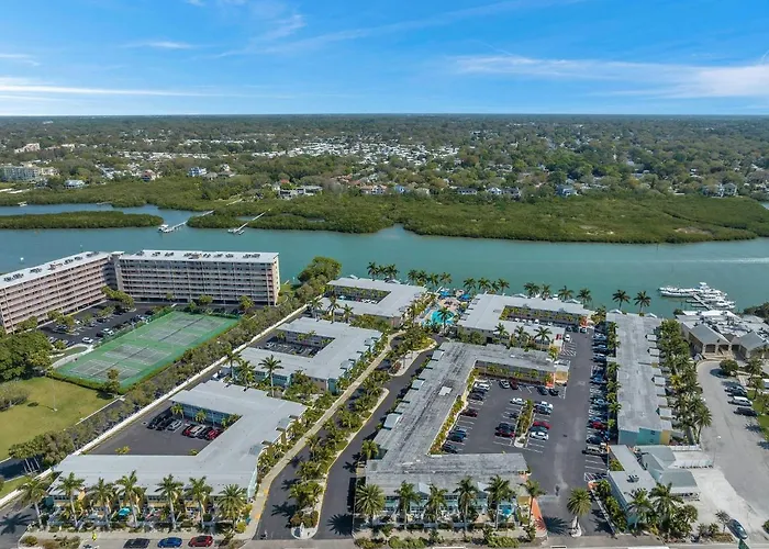 1st Floor Beauty Right By The * Clearwater Beach