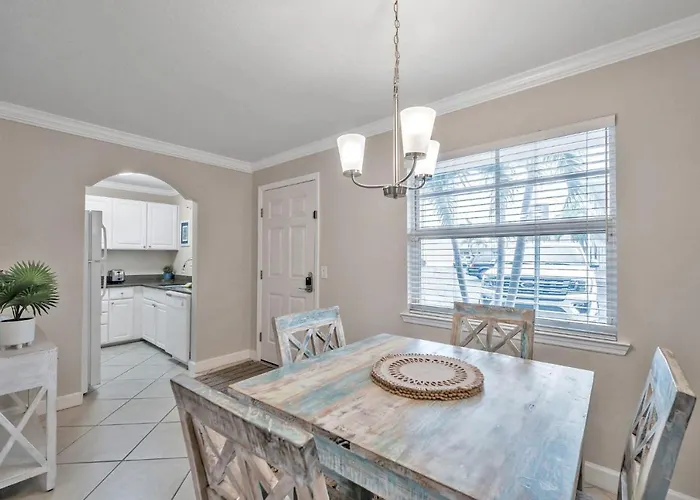 1st Floor Beauty Right By The * Clearwater Beach