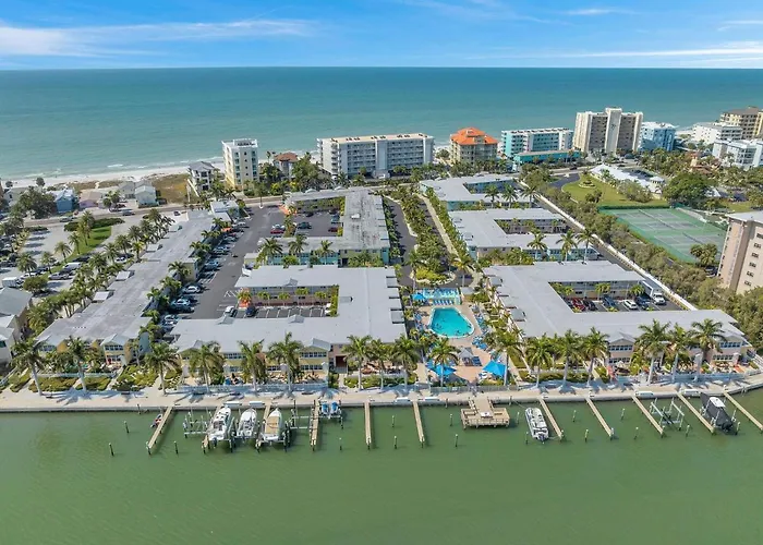Apartment 1st Floor Beauty Right By The Clearwater Beach