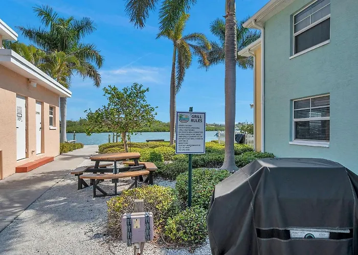 1st Floor Beauty Right By The * Clearwater Beach